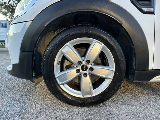 Mini Countryman view 4