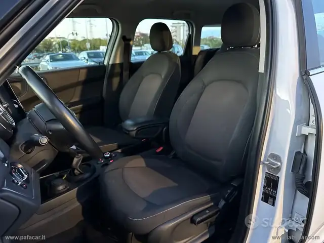 Mini Countryman view 5
