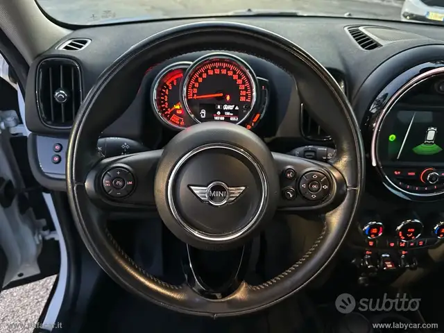 Mini Countryman view 6