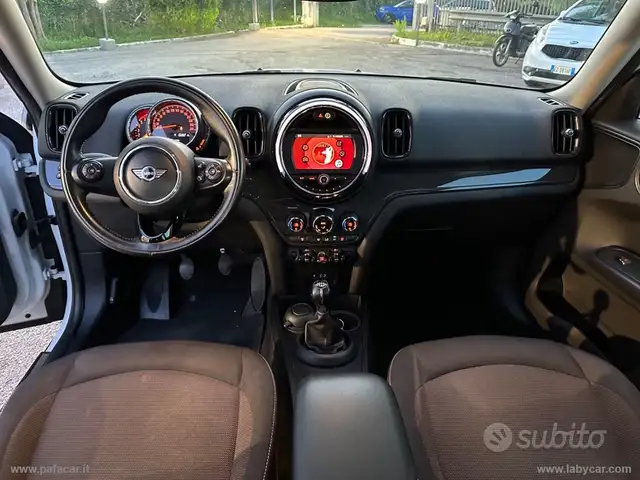 Mini Countryman view 11