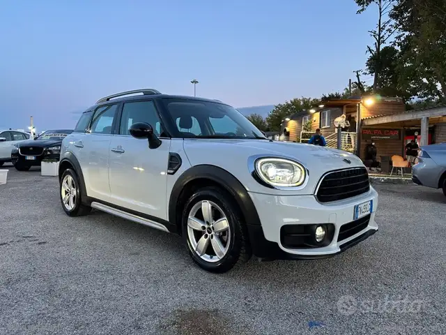 Mini Countryman view 3