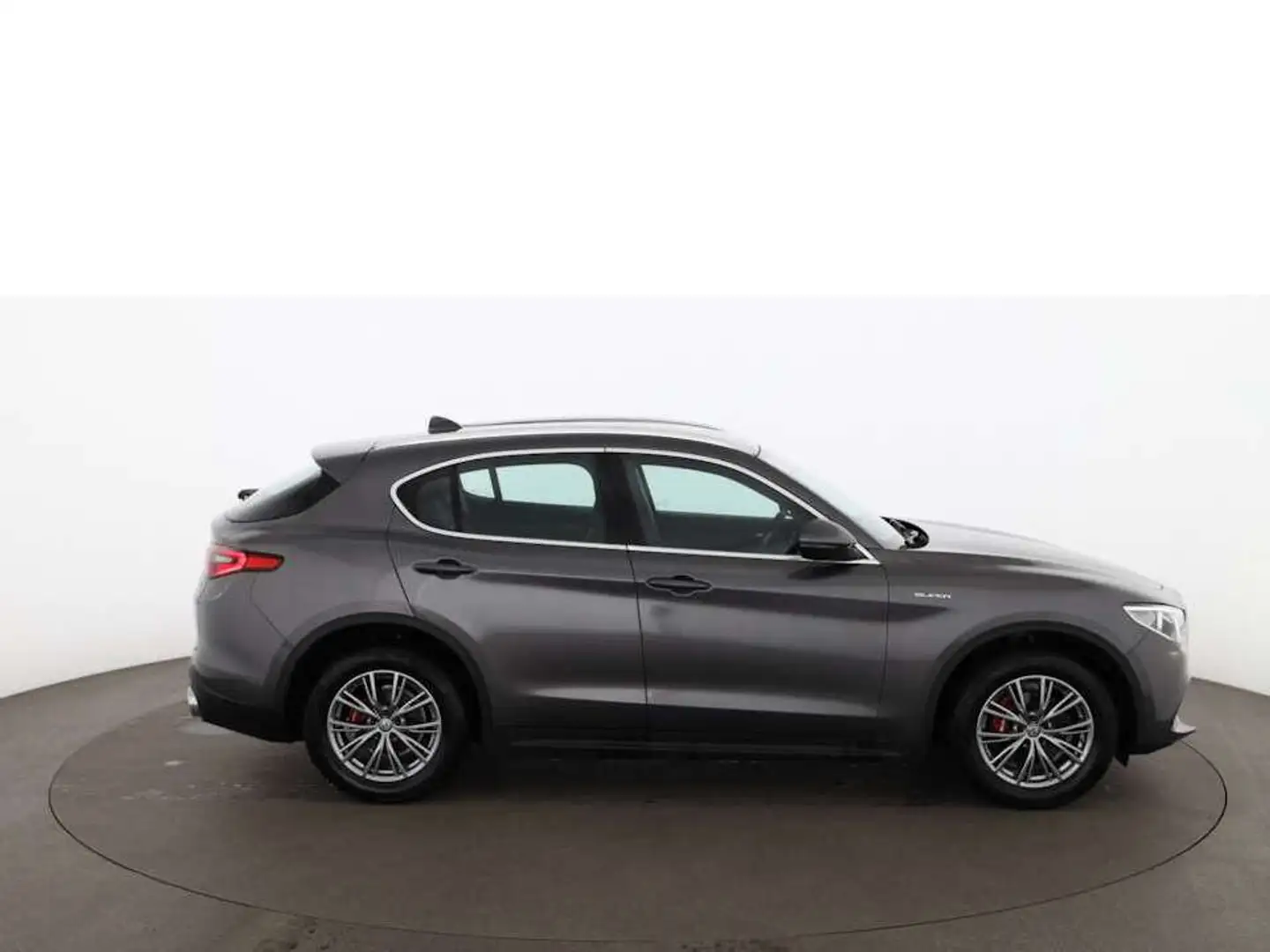 Alfa Romeo Stelvio Super 2.2 Q4 Aut XENON LEDER R-KAMERA Grau - 2