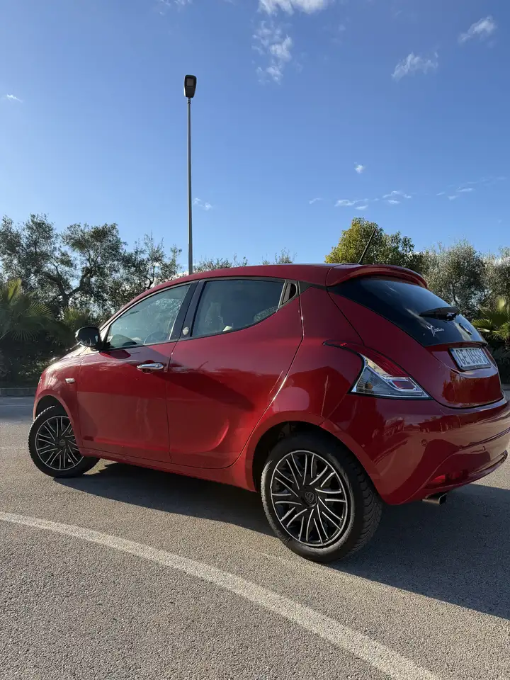 Lancia Ypsilon 2023 — фото 6
