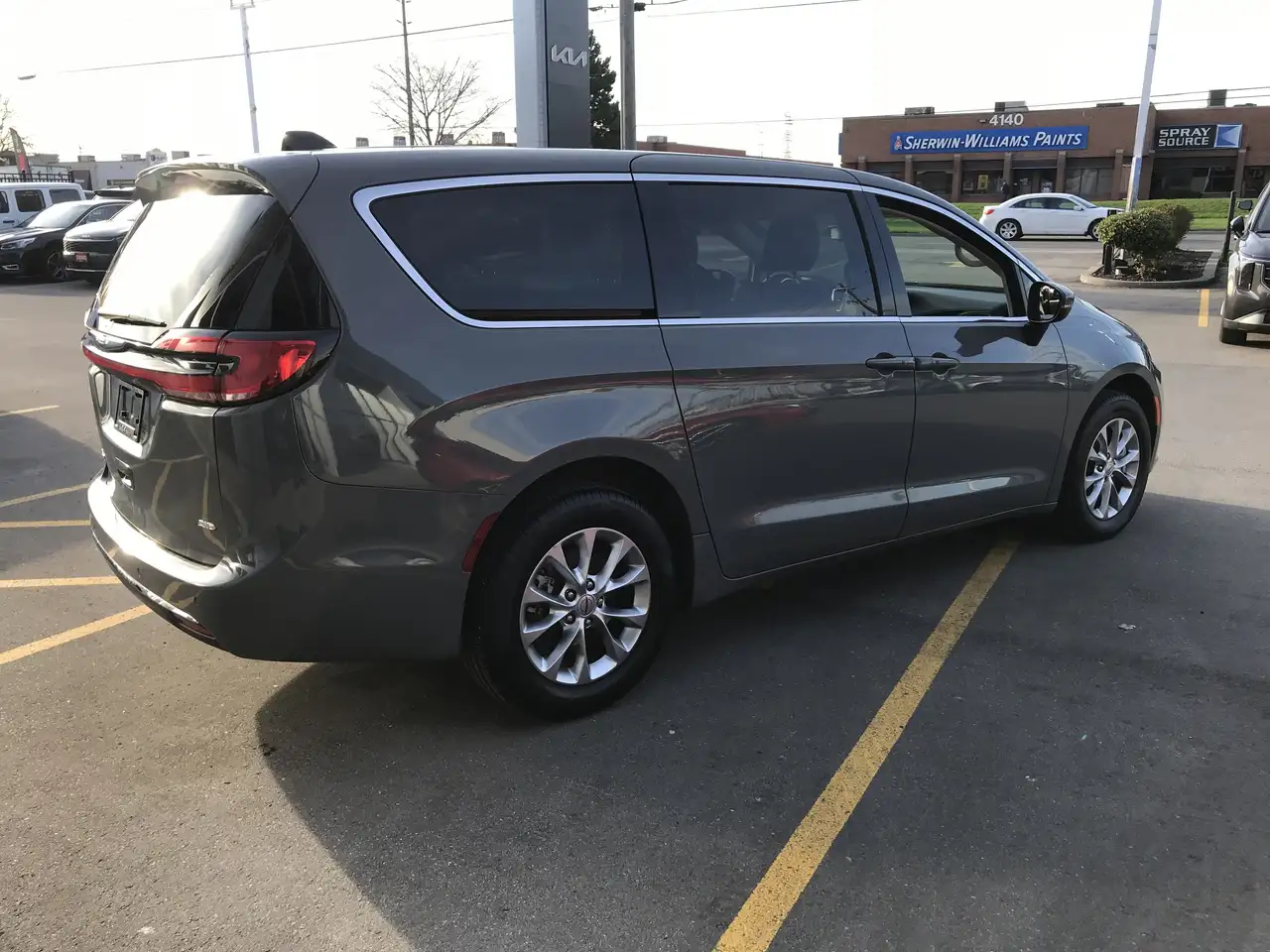 Chrysler Pacifica снимка Chrysler Pacifica