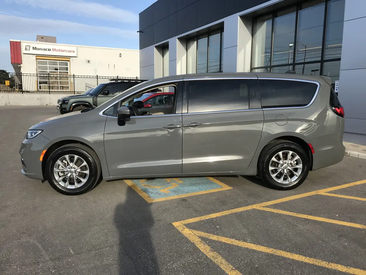 Chrysler Pacifica снимка Chrysler Pacifica