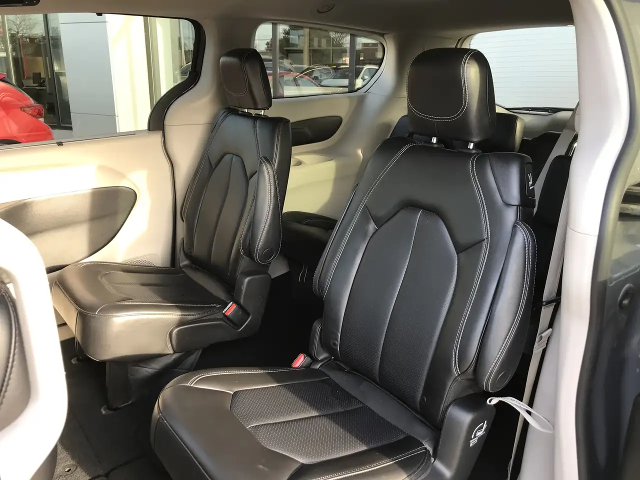 Chrysler Pacifica снимка Chrysler Pacifica