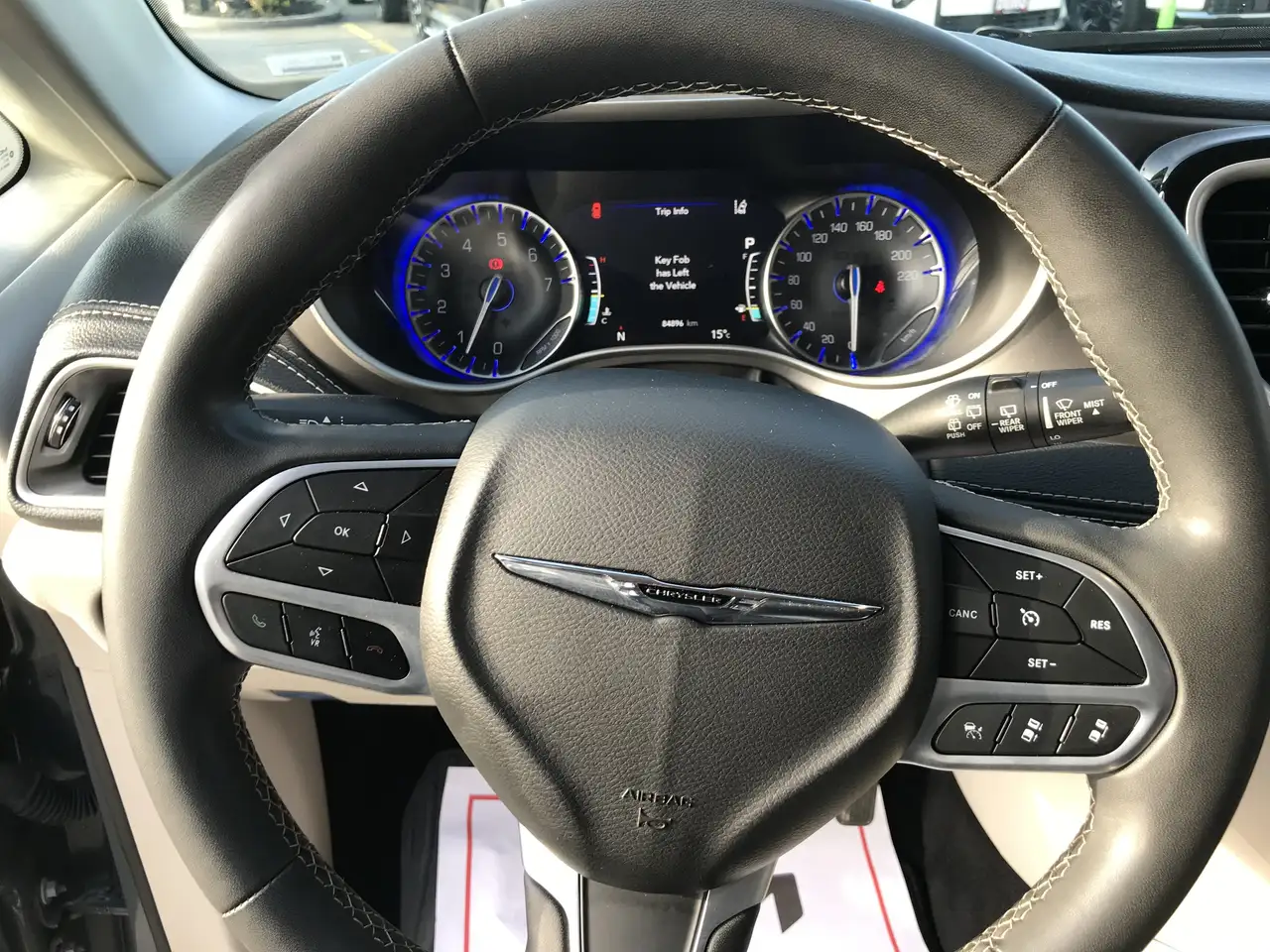 Chrysler Pacifica снимка Chrysler Pacifica