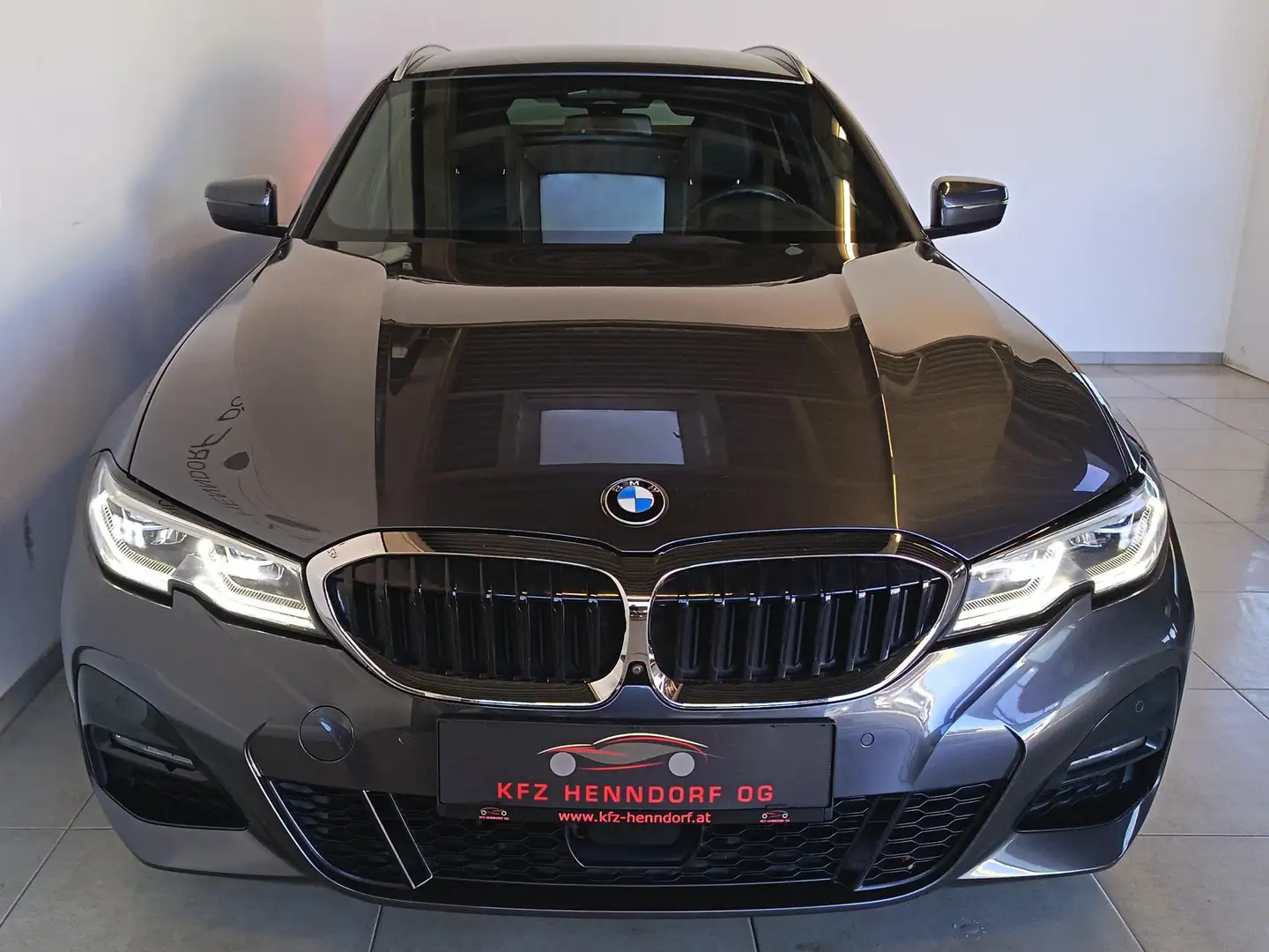 BMW 320 320 d xDrive M Sport Grau - 2