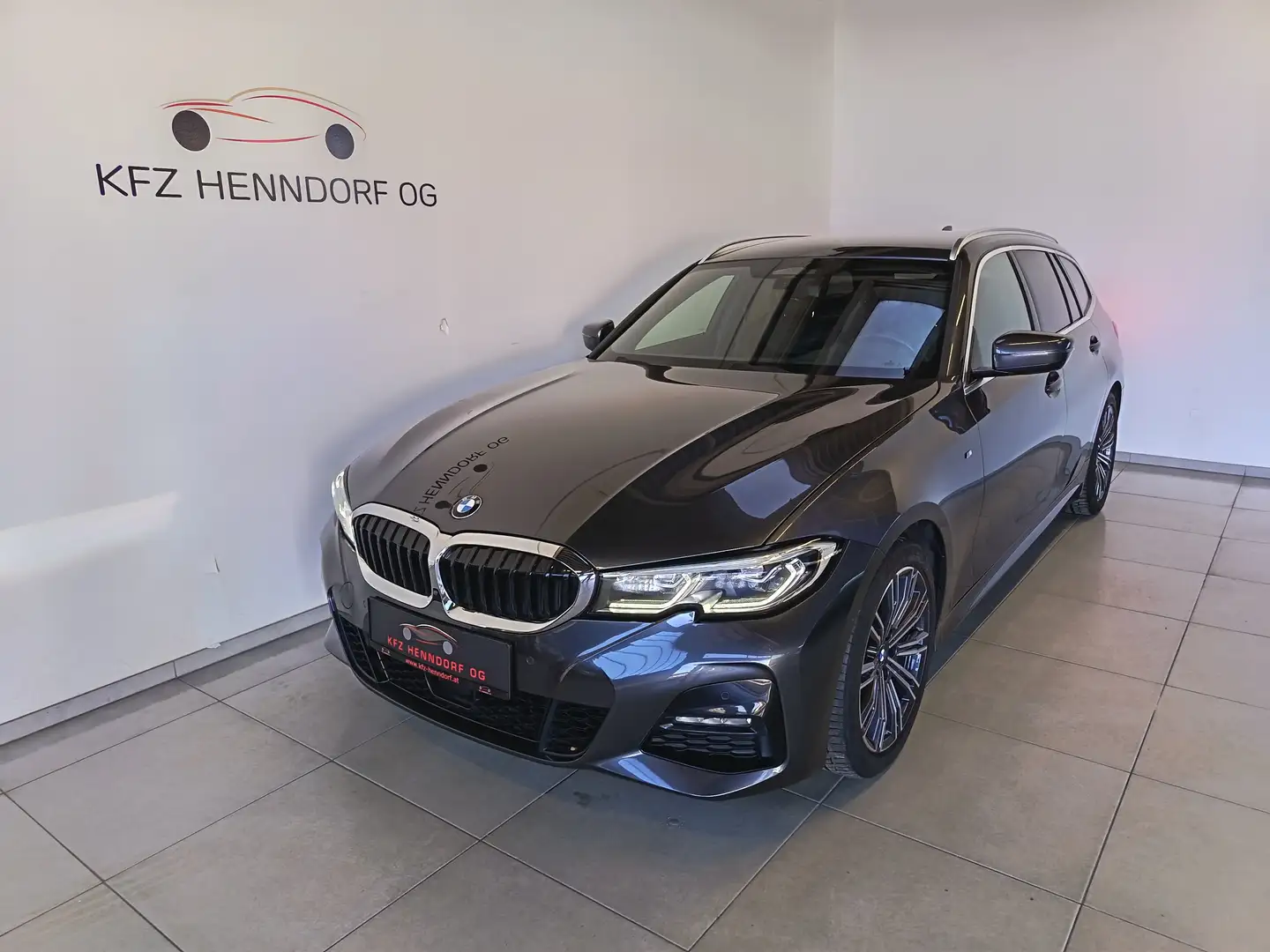 BMW 320 320 d xDrive M Sport Grau - 1