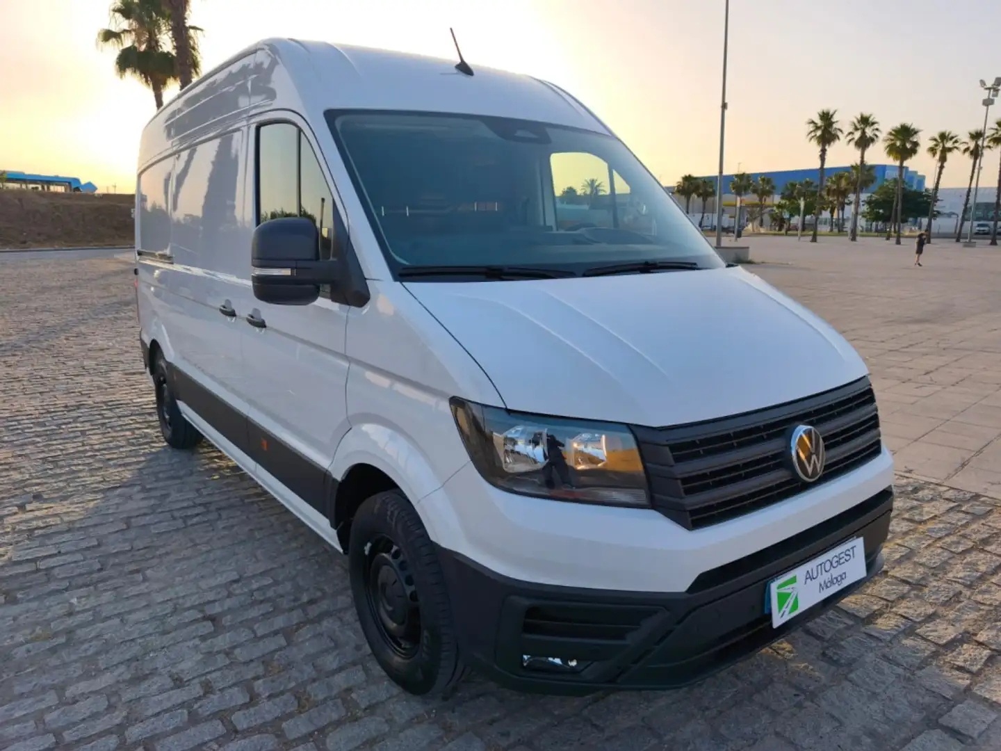 Volkswagen Crafter Furgón 2.0TDI SCR 35 BM L3H2 103kW Blanc - 1