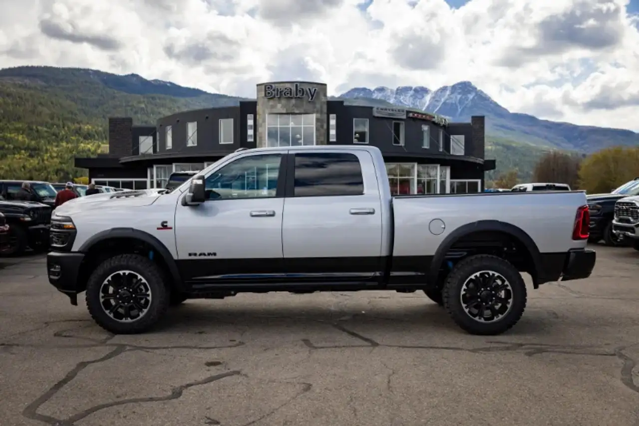RAM 2500 снимка RAM 2500