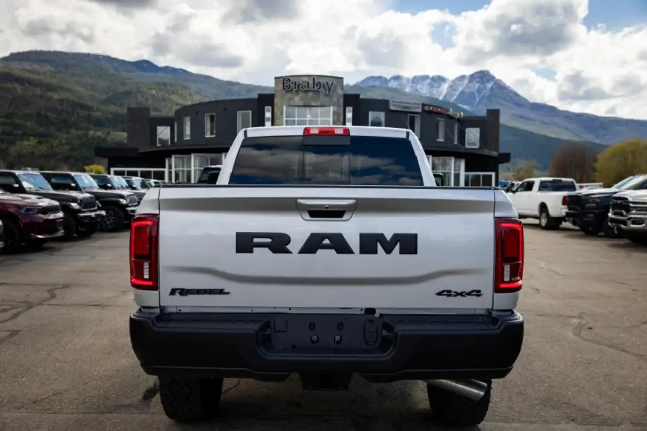RAM 2500 снимка RAM 2500