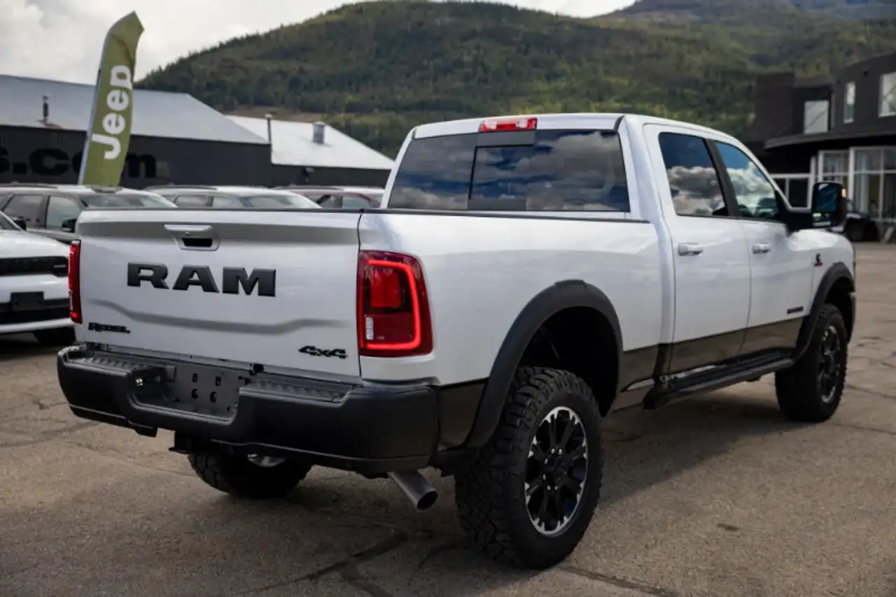 RAM 2500 снимка RAM 2500