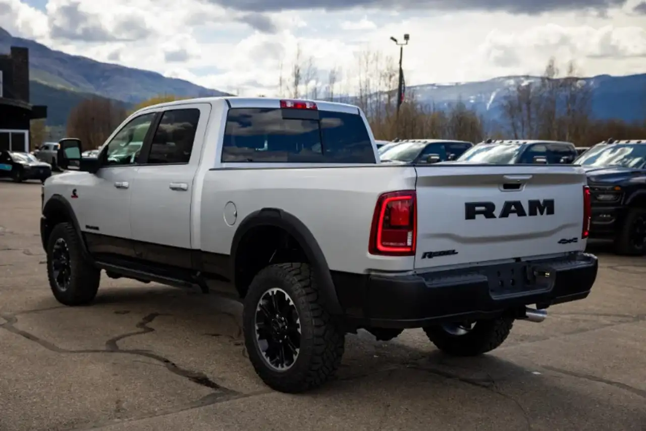 RAM 2500 снимка RAM 2500