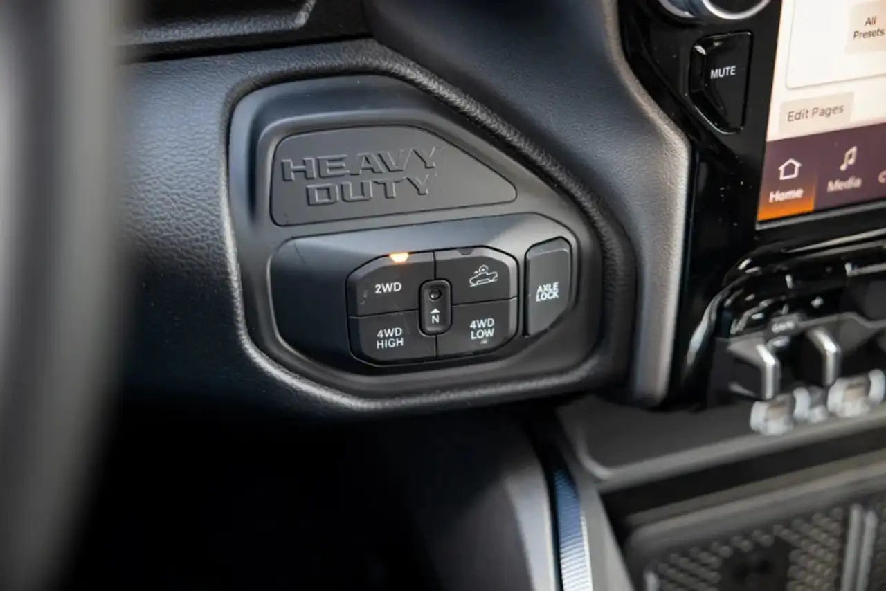 RAM 2500 снимка RAM 2500