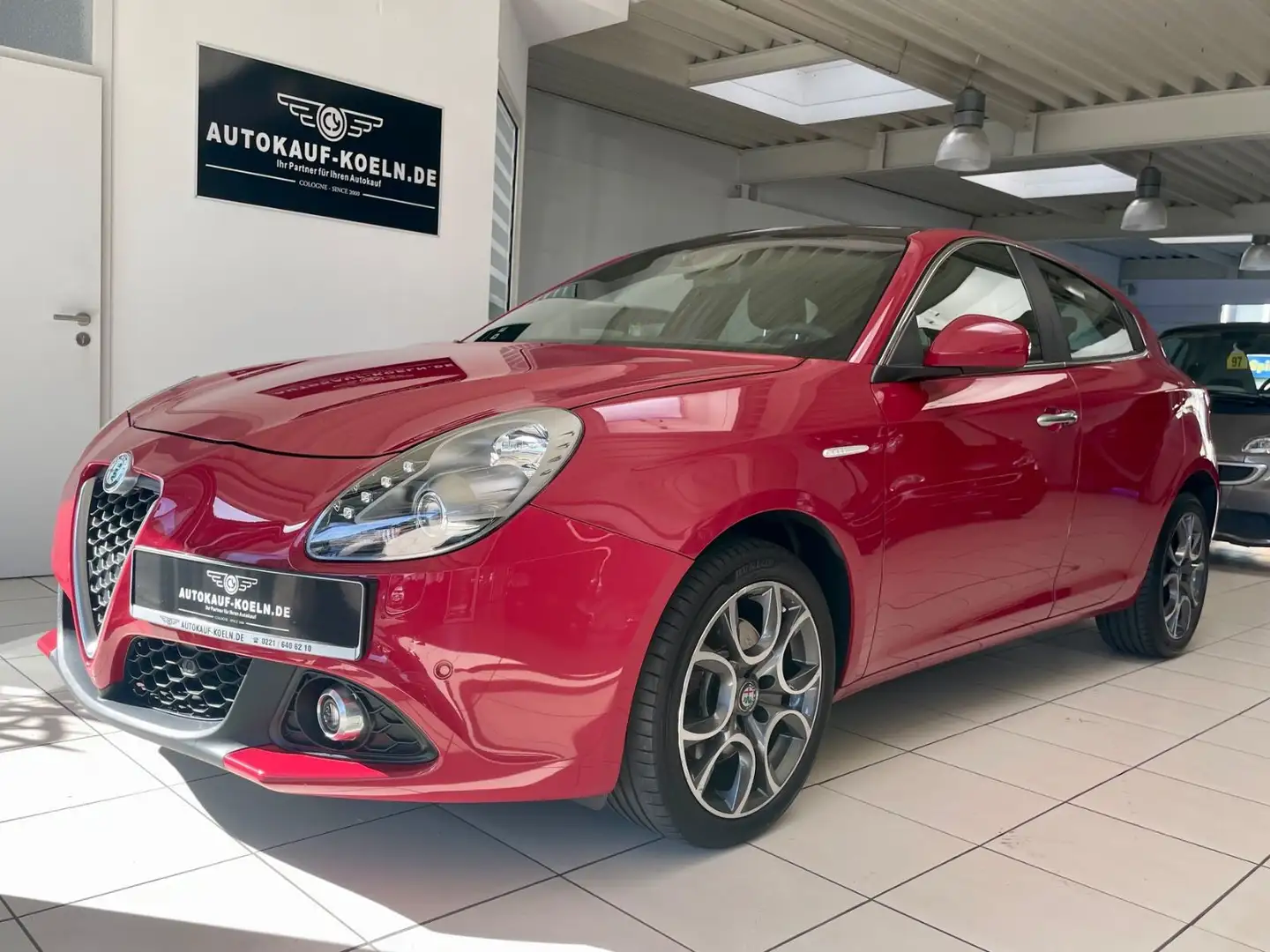 Alfa Romeo Giulietta Super 1,4 Automati/Navi/Leder/Glasdach Rood - 2