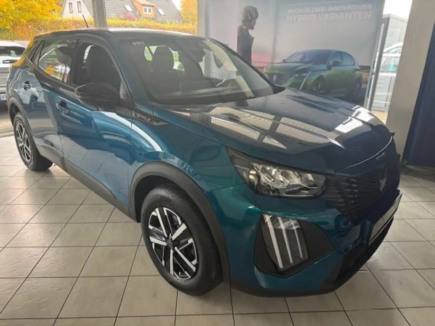 Peugeot 2008 Hybrid 145 Style Blauw - 1