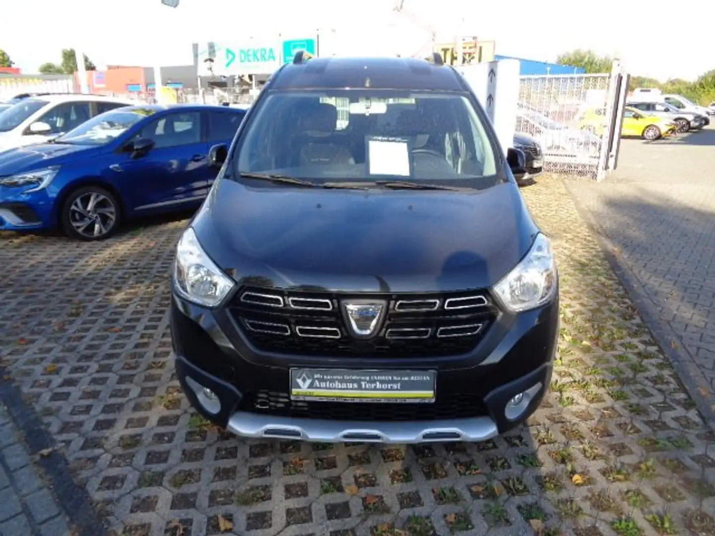 Dacia Dokker Stepway Celebration Schwarz - 1