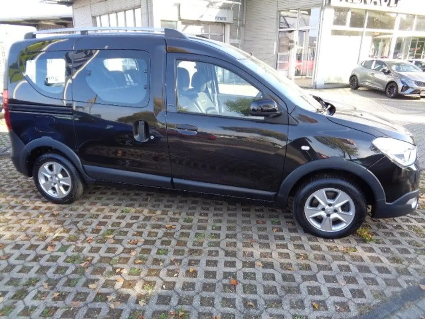 Dacia Dokker Stepway Celebration Schwarz - 2
