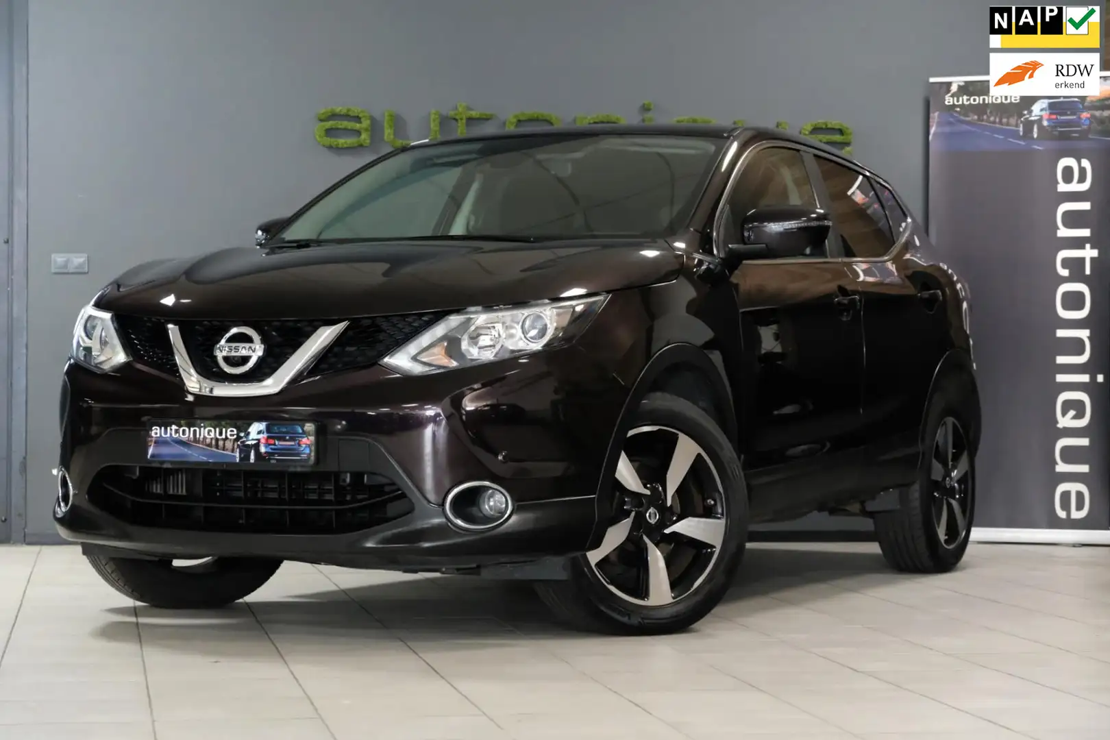 Nissan Qashqai 1.6 N-Vision camera/navi/18inch Noir - 1