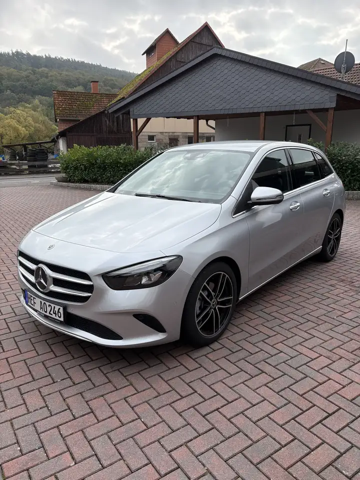 Mercedes-Benz B 200