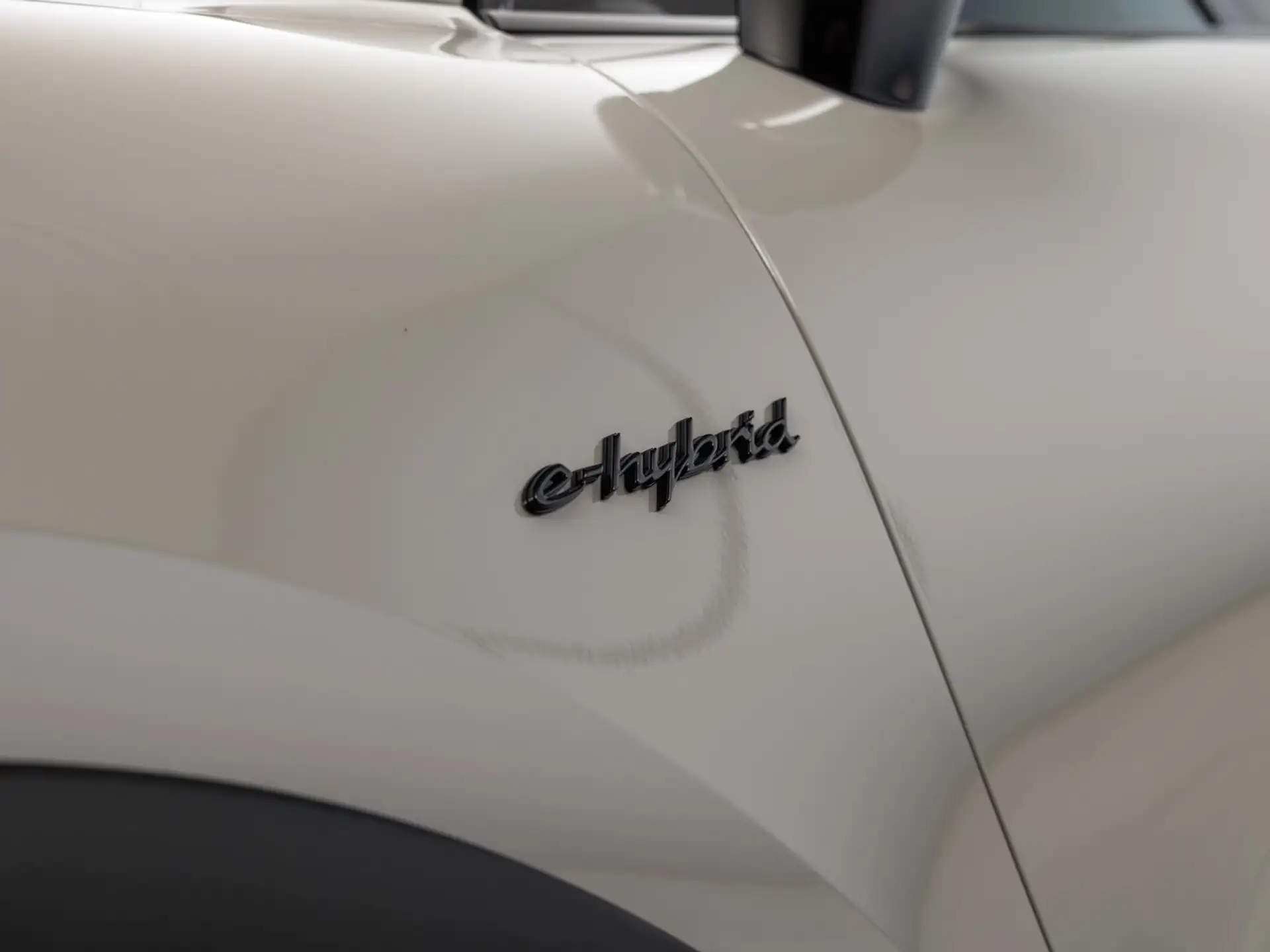 포르쉐 카이엔 E-Hybrid 2026 회색 사진 5