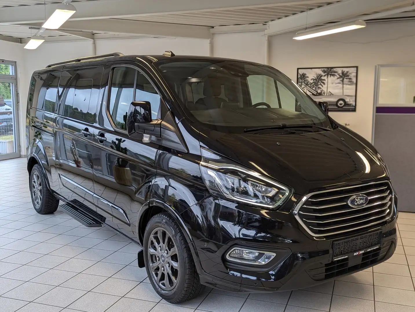 Ford Tourneo Custom 320 L2 Titanium XENON ACC CAM AHK Zwart - 1