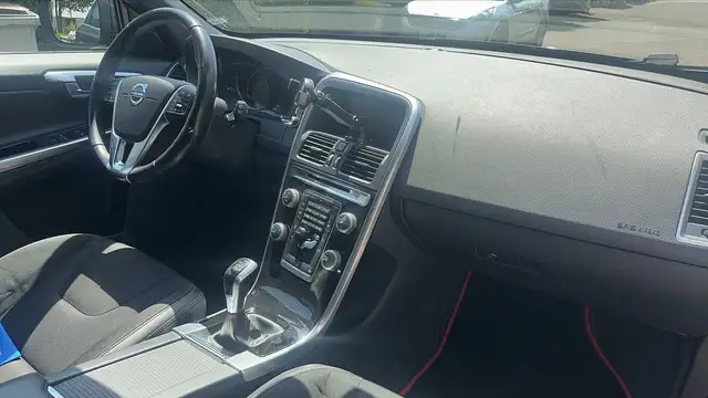 Volvo XC60 view 10