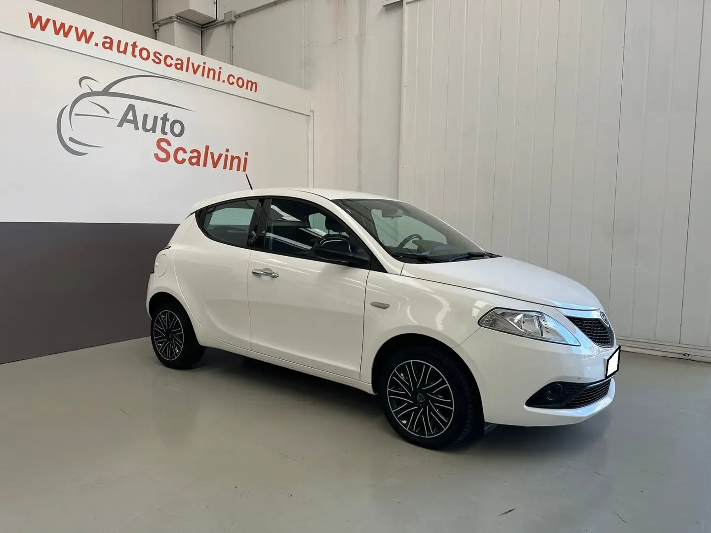 Lancia Ypsilon 1.0 FireFly 5 porte S&S Hybrid Ecochic Bianco - 1
