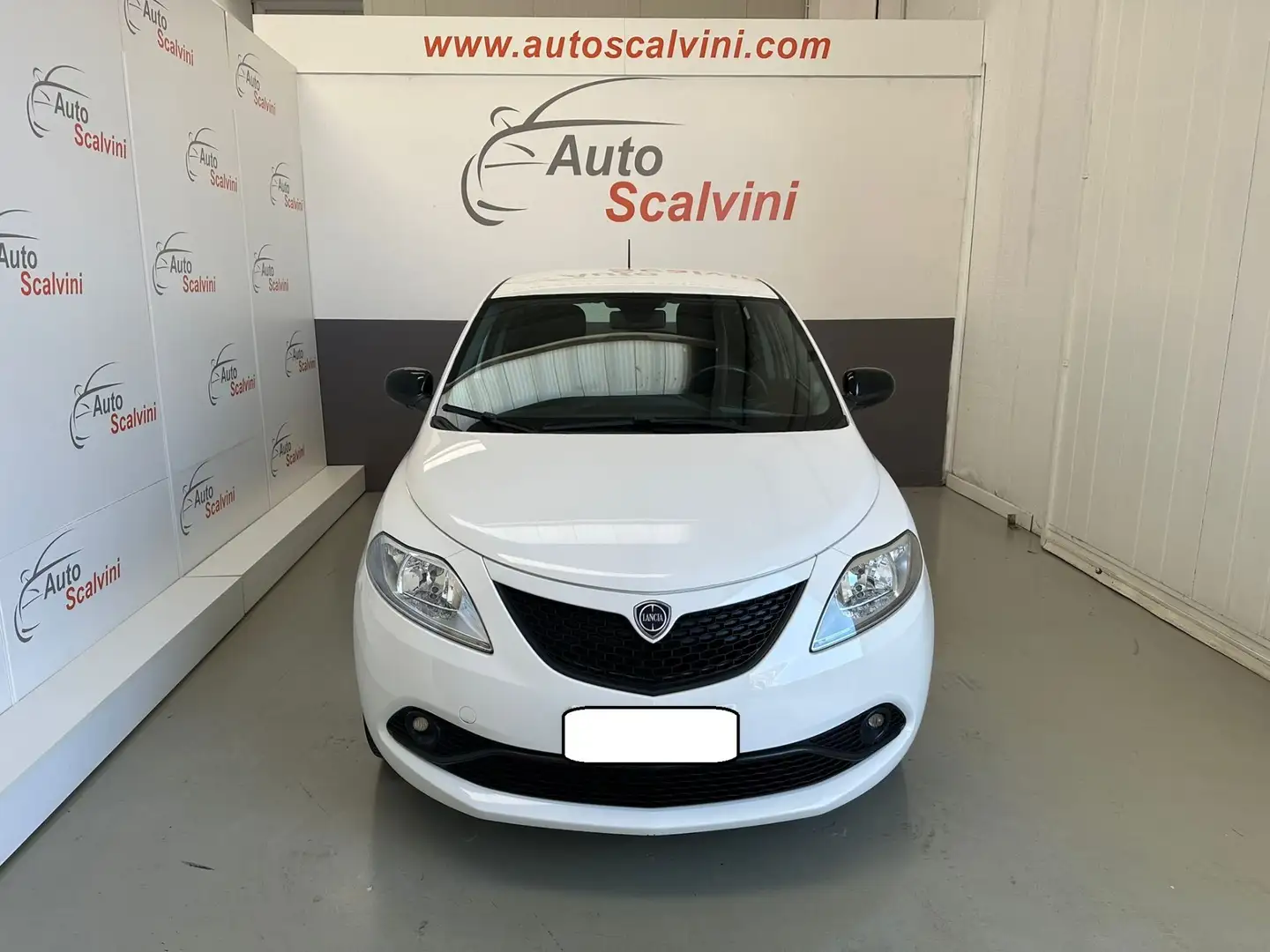 Lancia Ypsilon 1.0 FireFly 5 porte S&S Hybrid Ecochic Bianco - 2