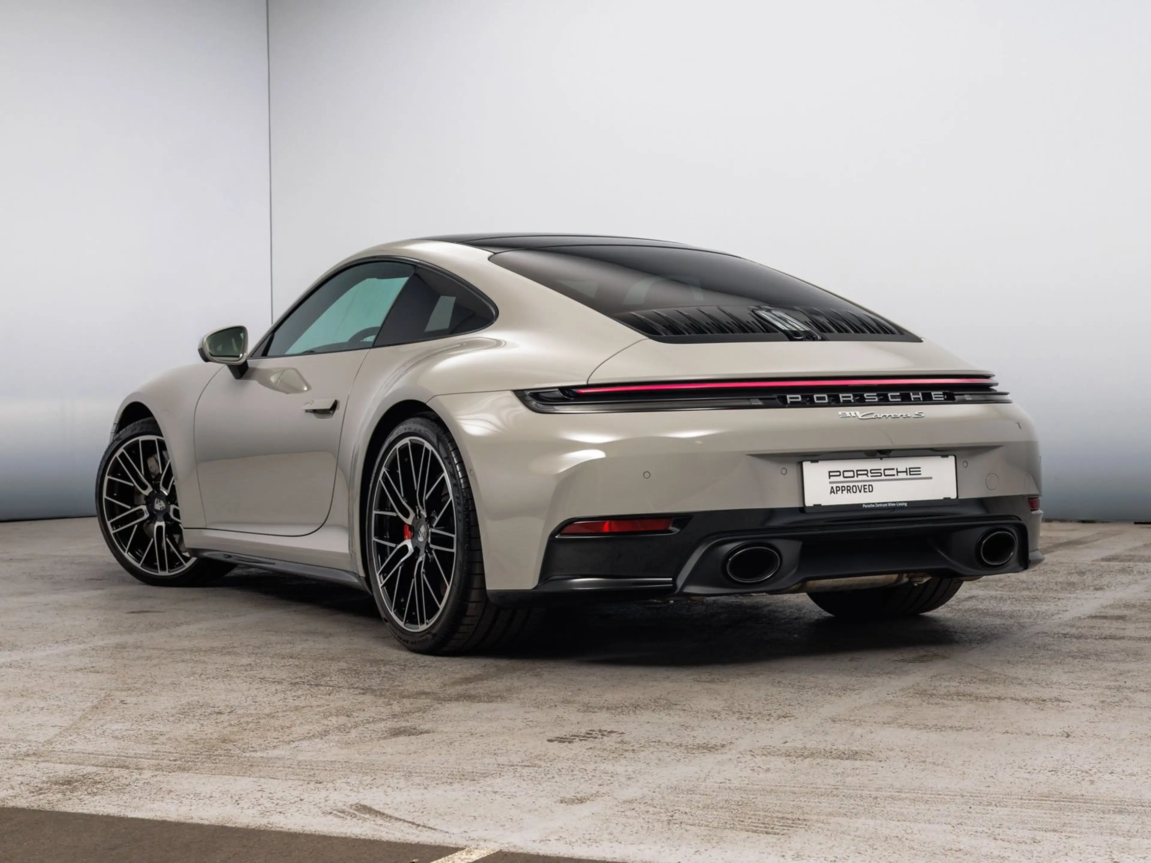 Porsche 911 Carrera S — photo 3
