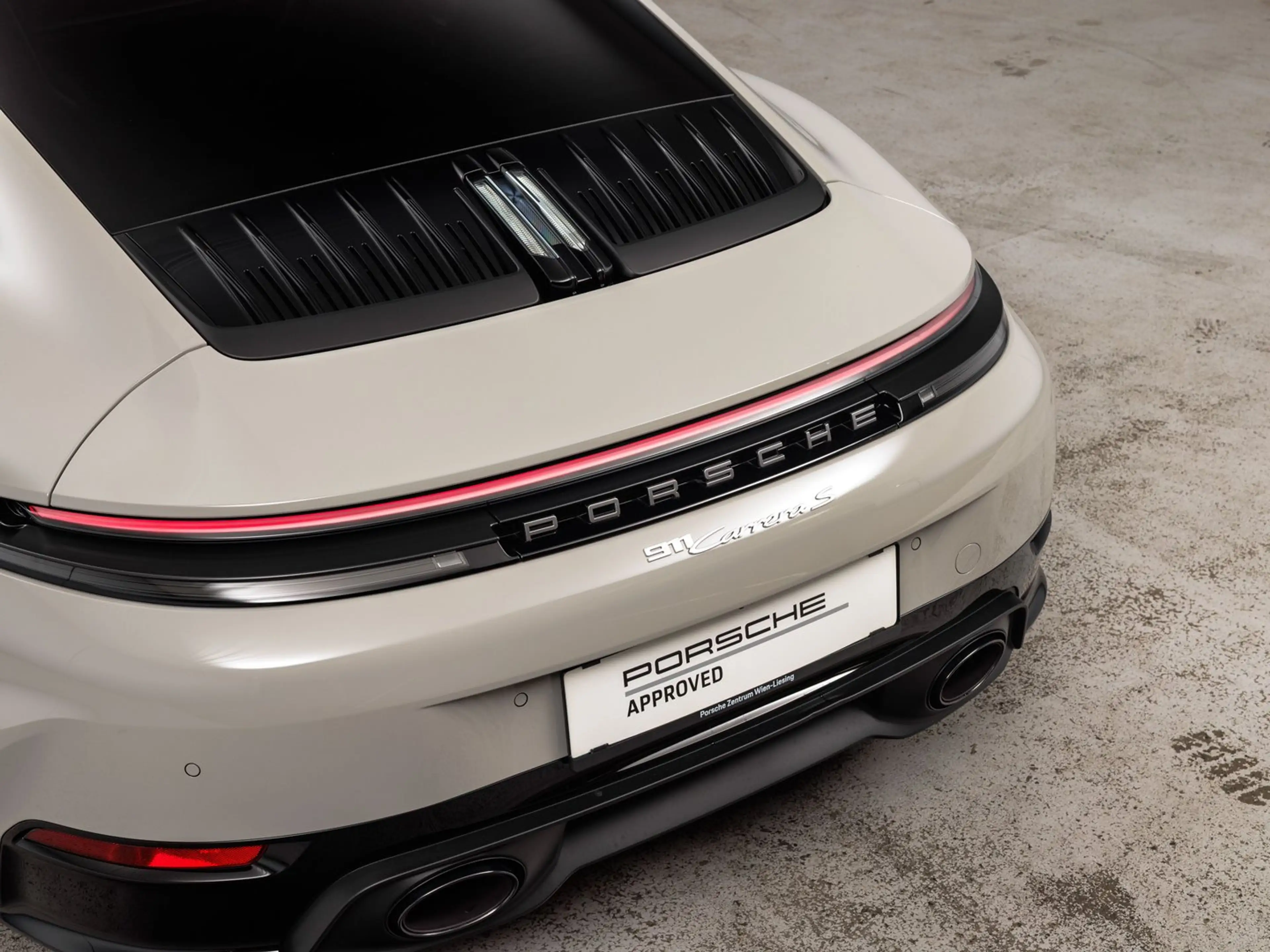 Porsche 911 Carrera S — photo 13