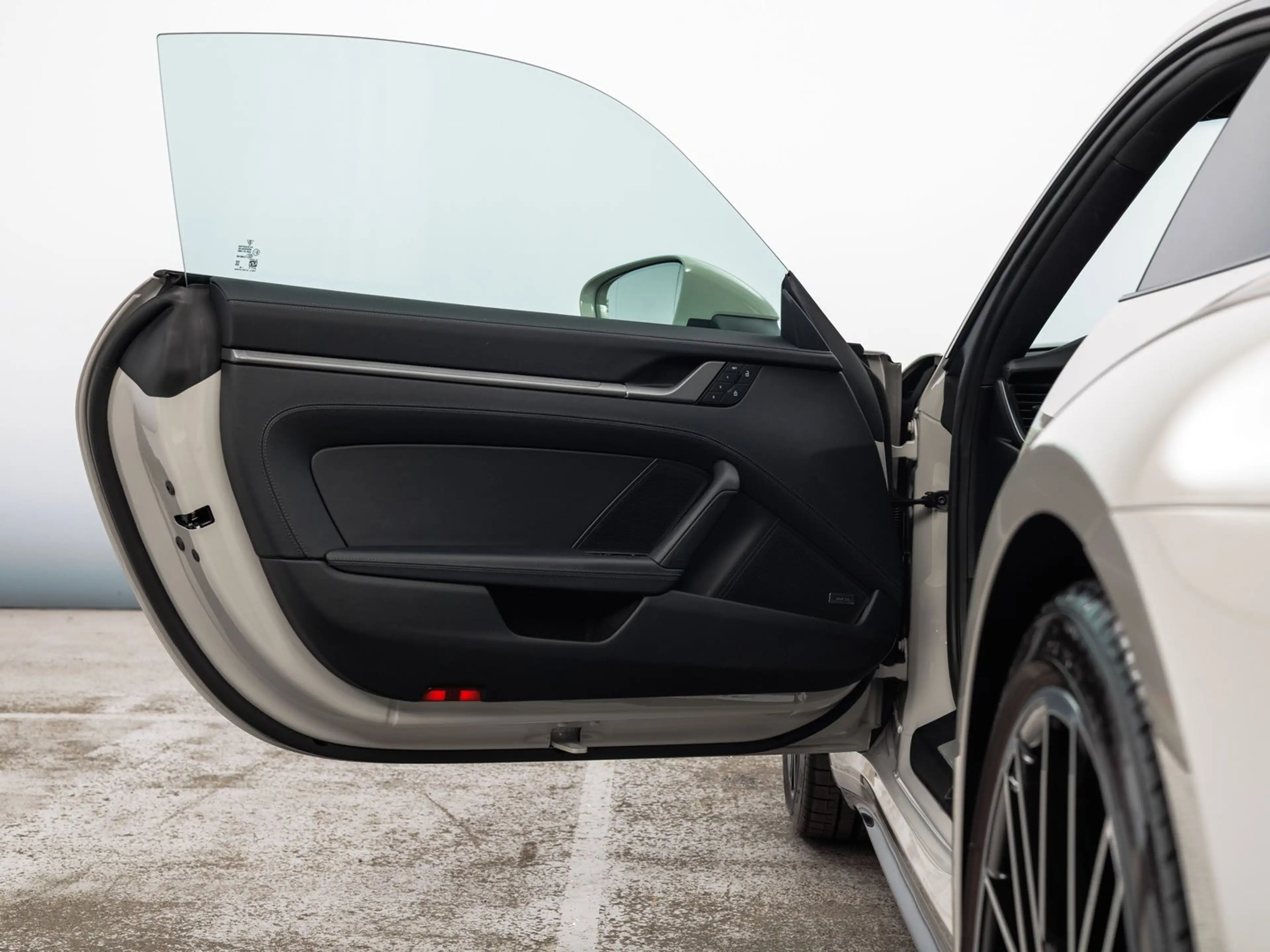 Porsche 911 Carrera S — photo 14