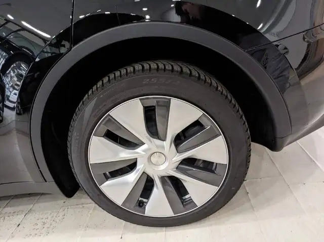 Tesla Model Y view 7