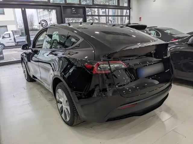 Tesla Model Y view 3