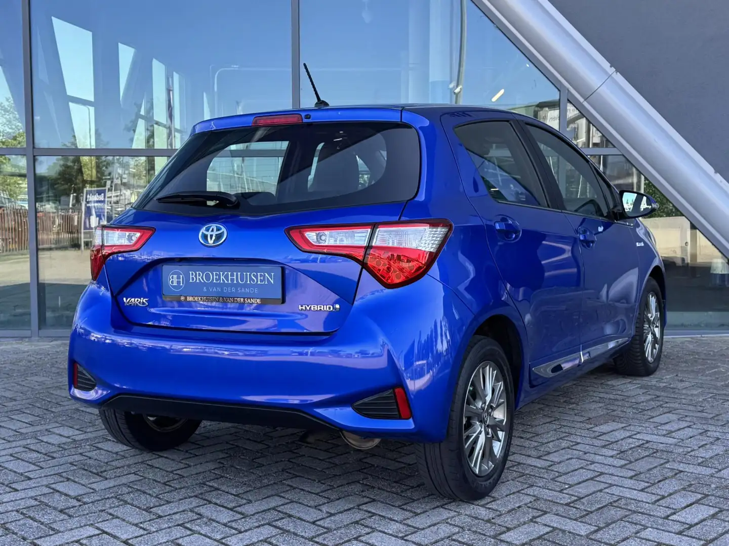Toyota Yaris 1.5 Hybrid Executive Automaat / Camera / Cruise Co Blauw - 2