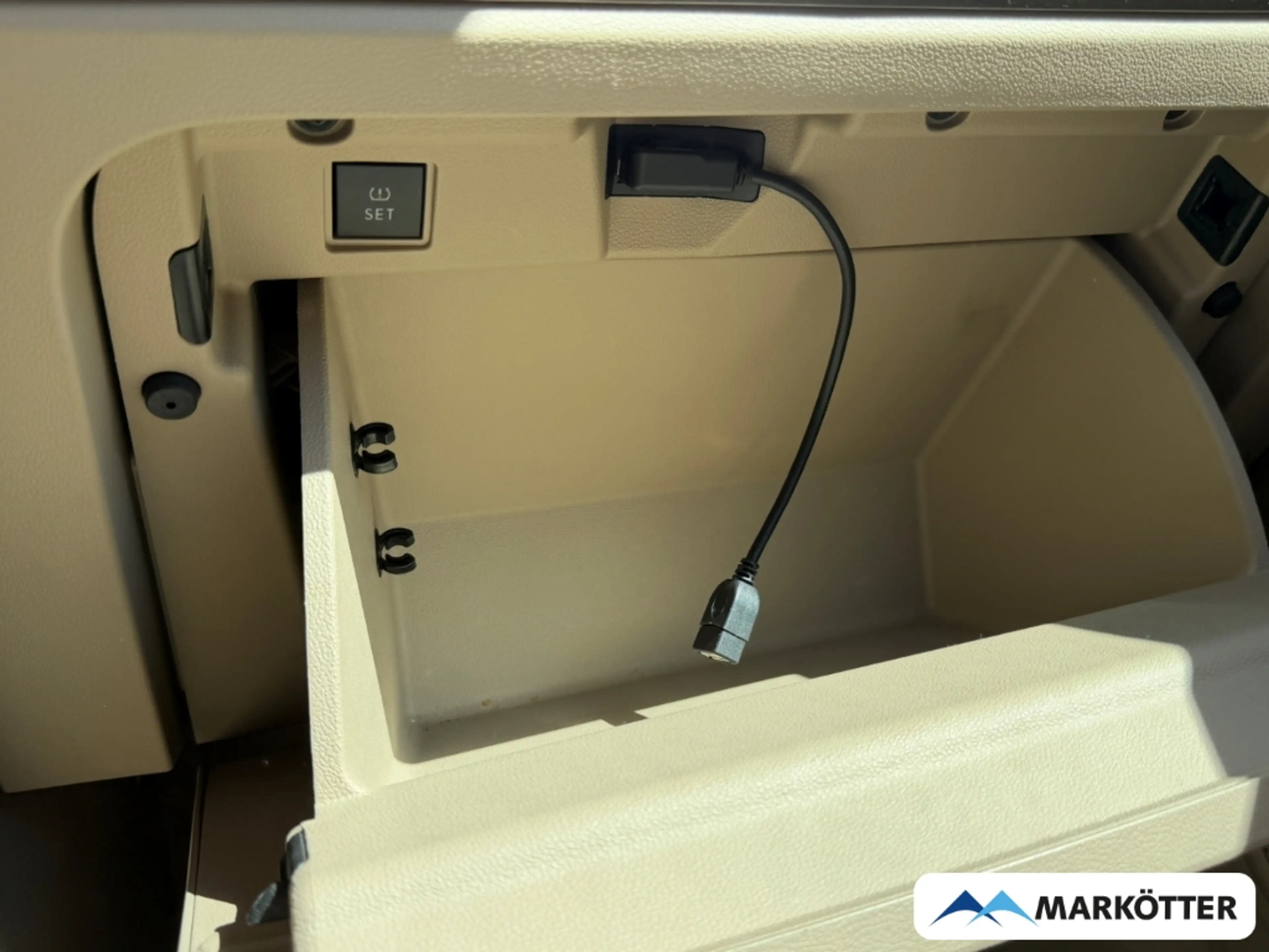 Volkswagen Beetle Design Schiebedach/Navi/PDC vorne-hinten — photo 14