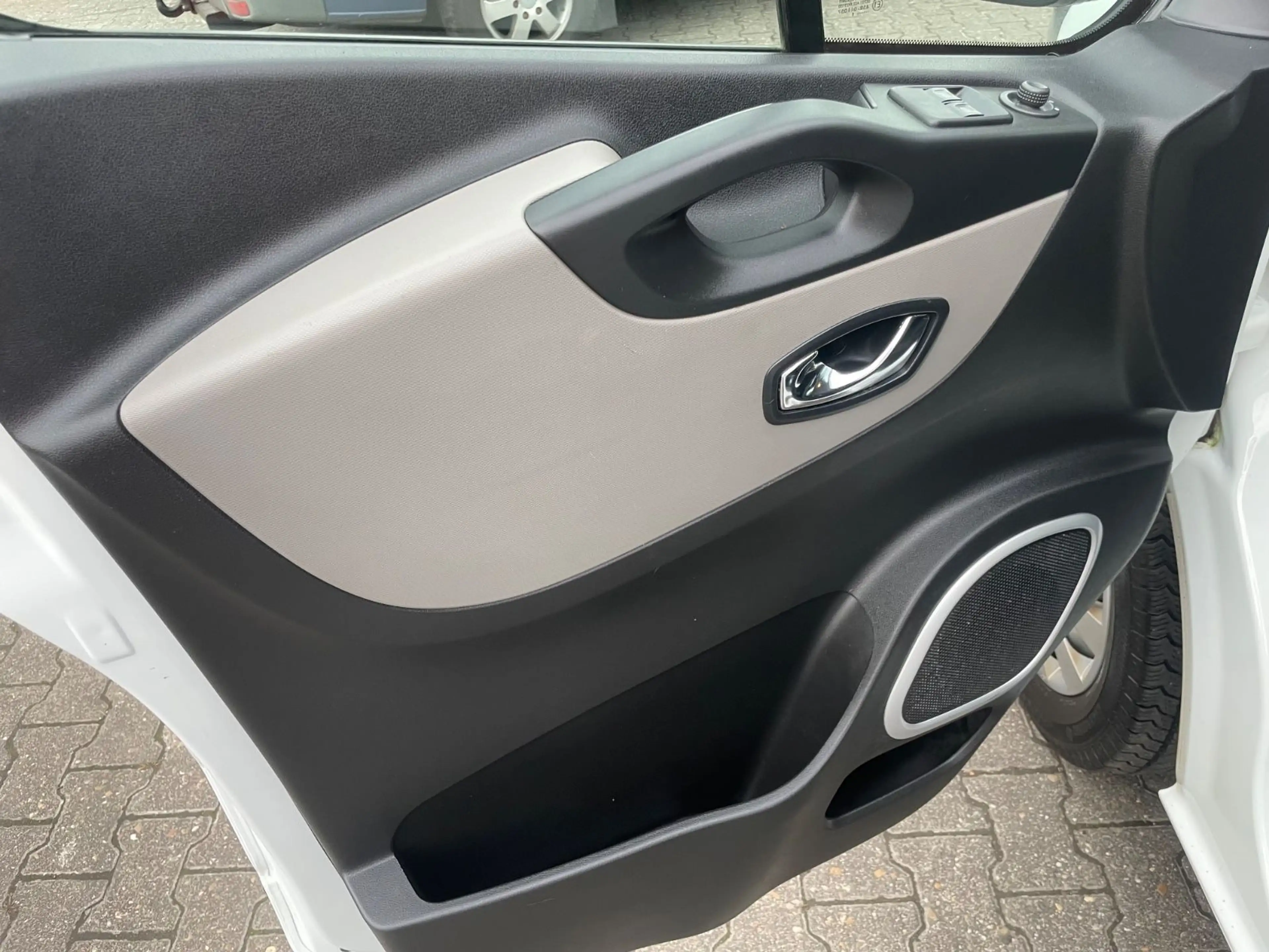 Nissan NV300 *9-Sitzer — photo 11