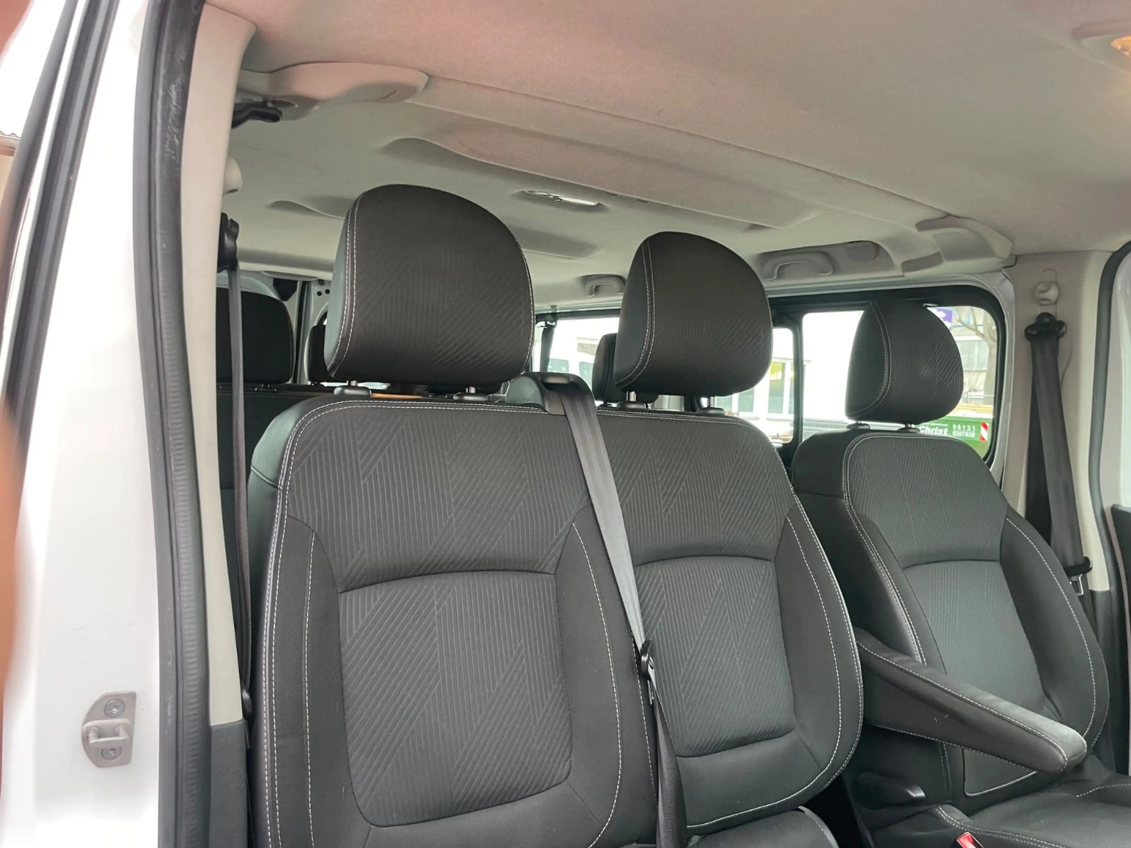 Nissan NV300 *9-Sitzer — photo 14