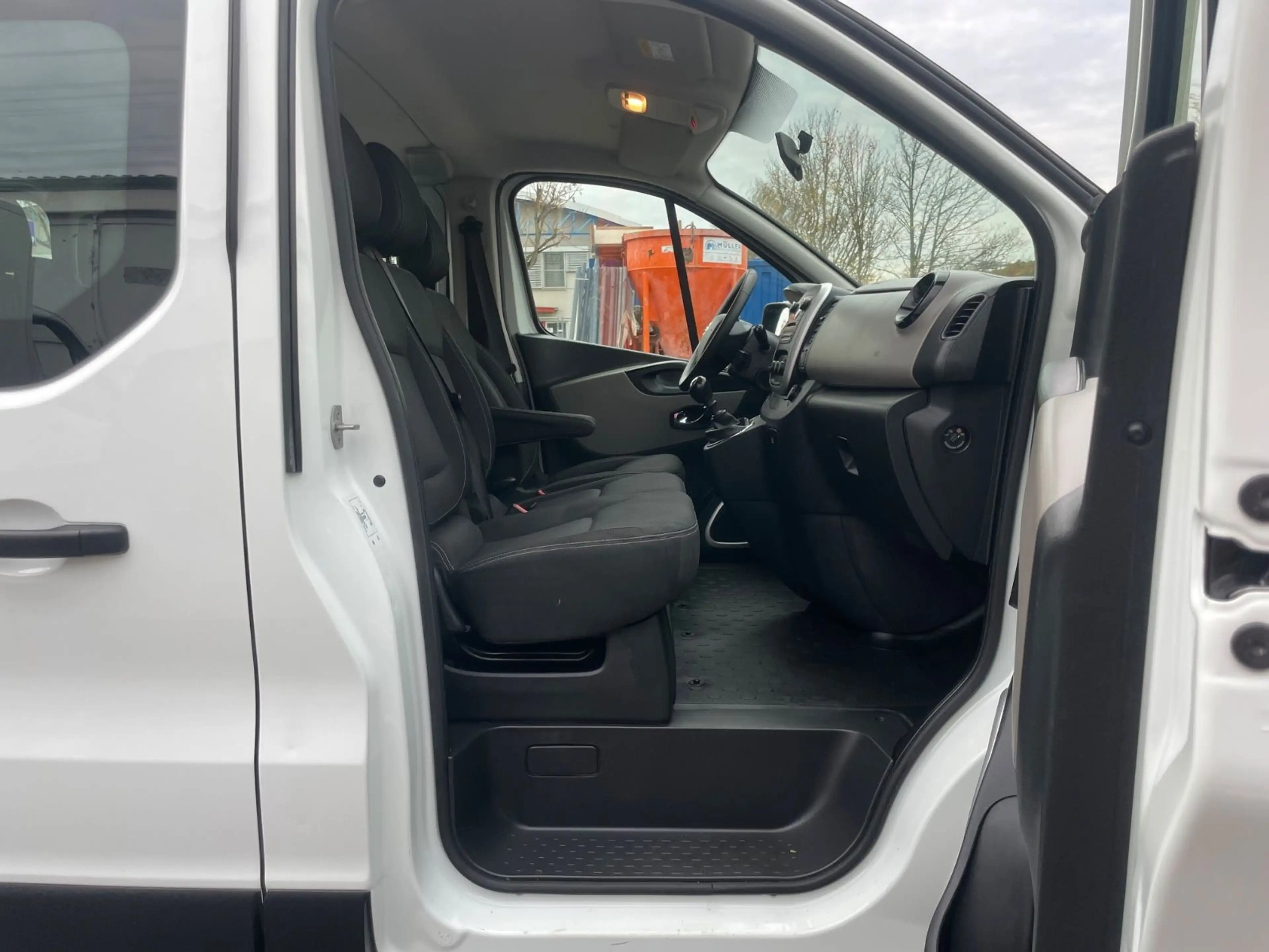 Nissan NV300 *9-Sitzer — photo 13