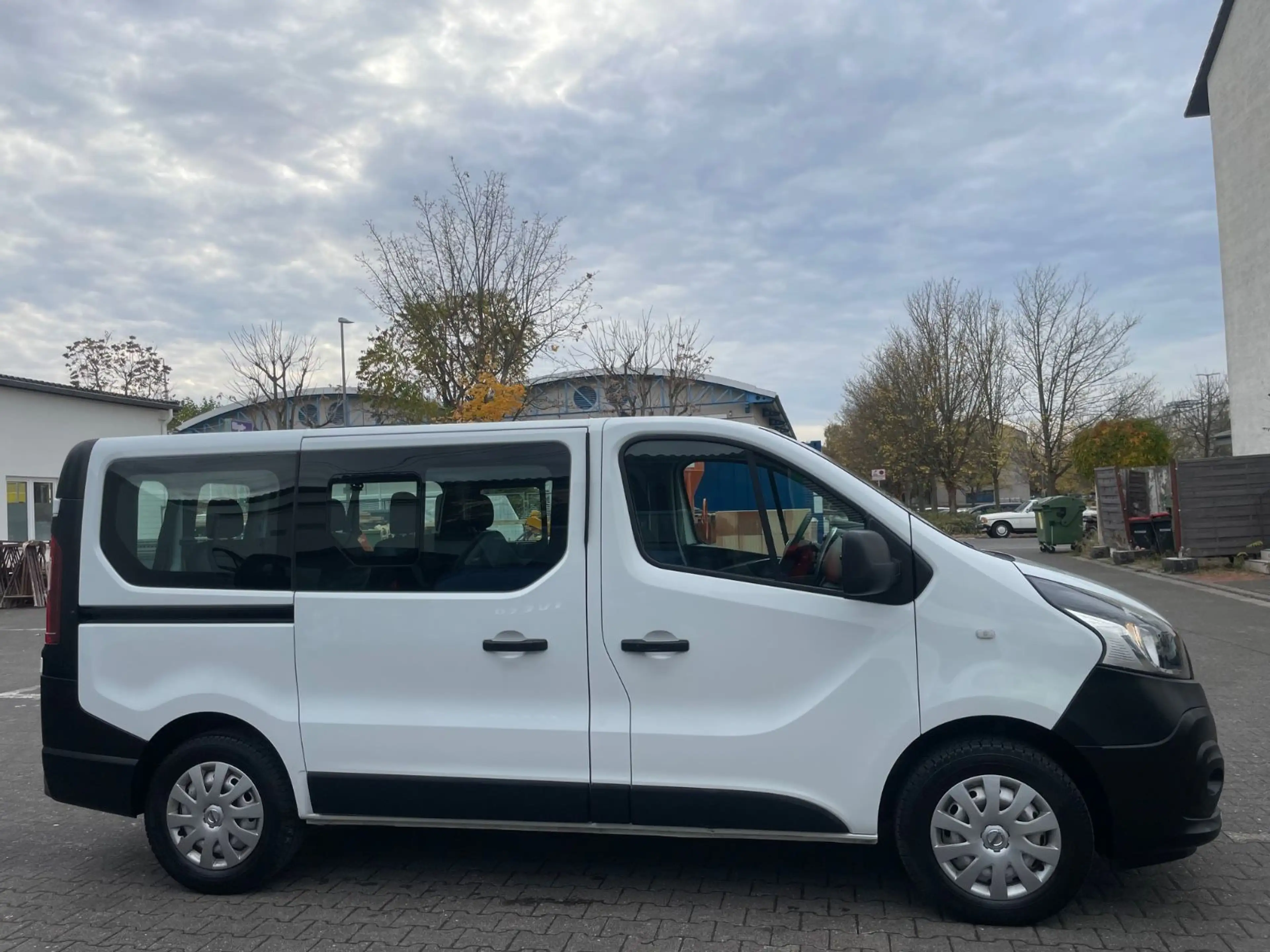 Nissan NV300 *9-Sitzer — photo 5