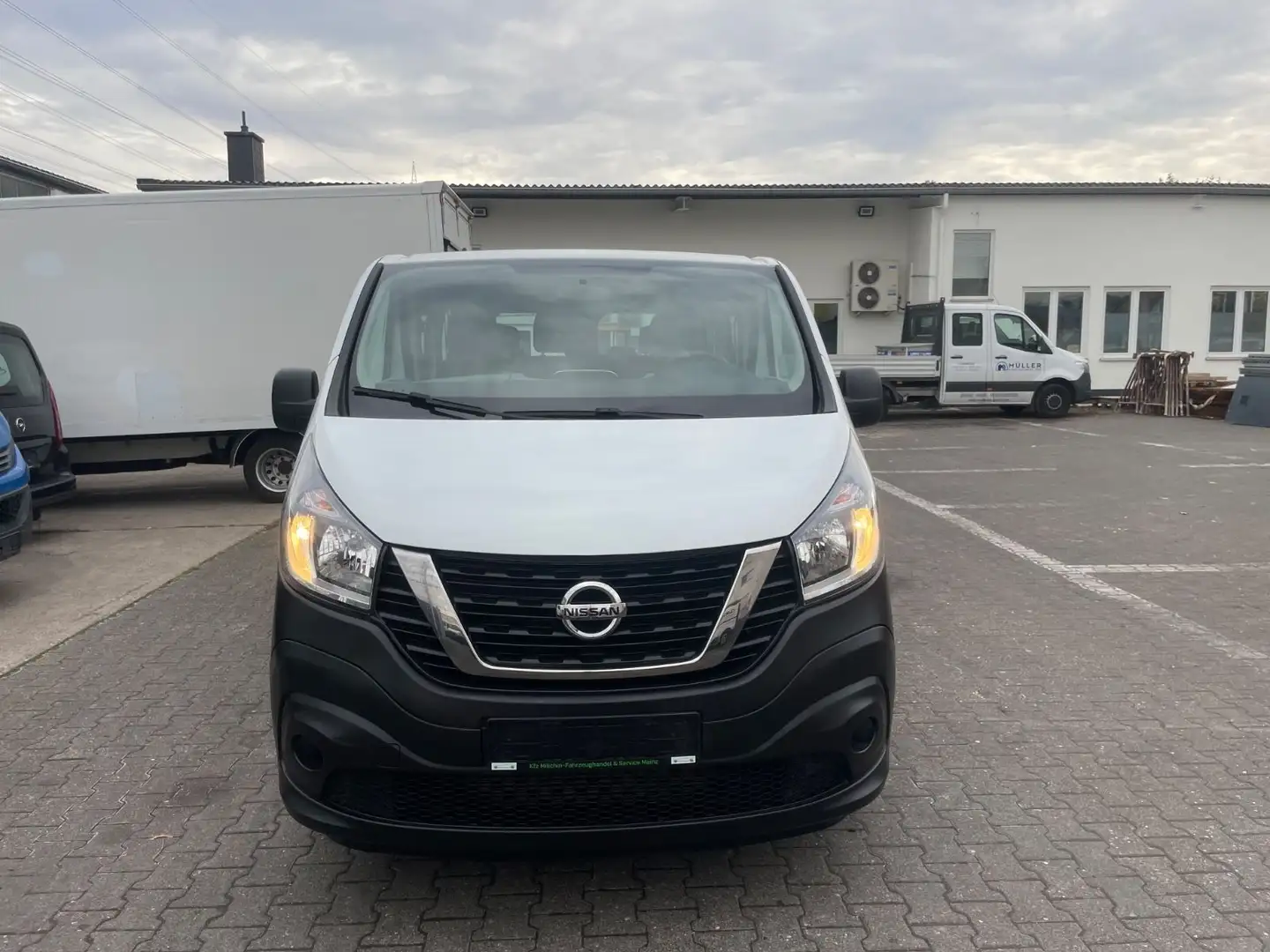 Nissan NV300 *9-Sitzer Weiß - 2