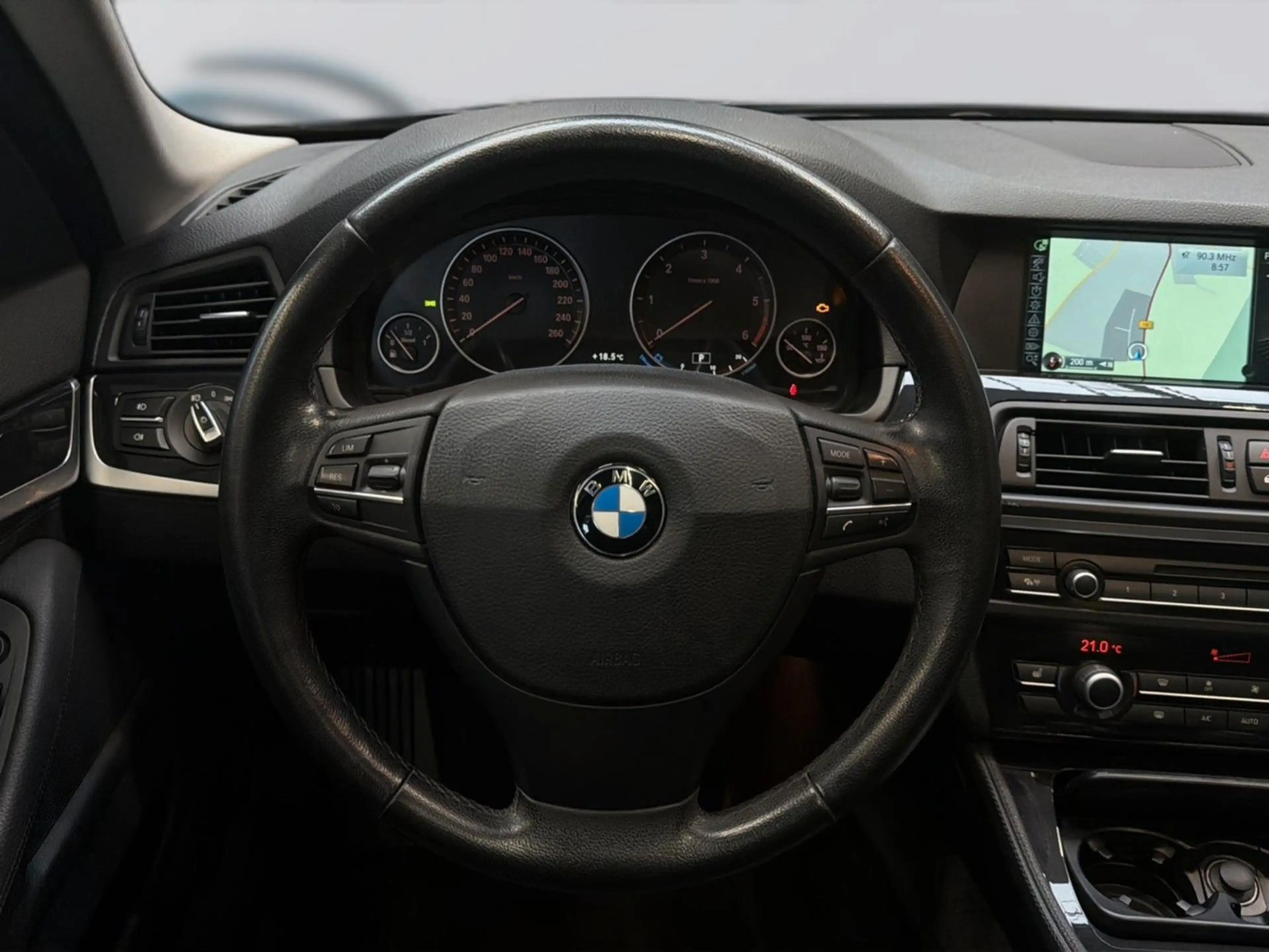BMW 525 d Lim /AHK/Bi-Xenon/TÜV/Schiebedach/PDC/SHZ — photo 15