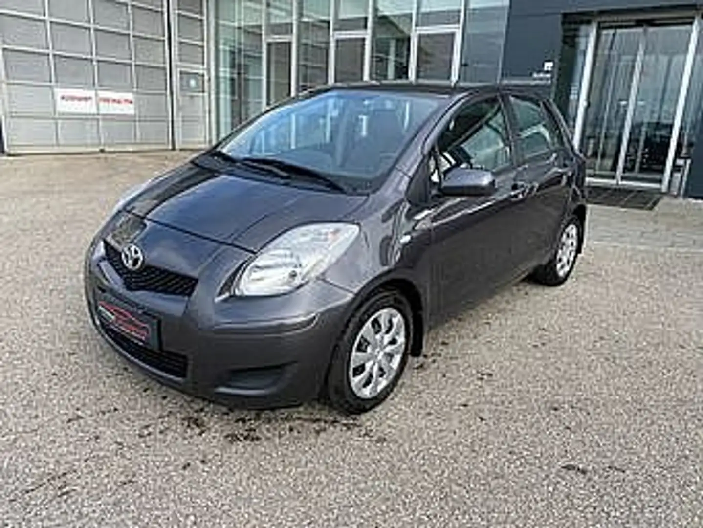 Toyota Yaris 1,33 Dual-VVT-i Sol Grau - 1