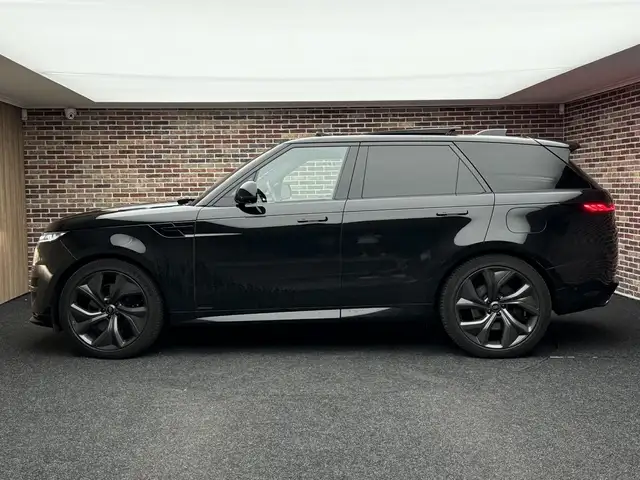 Land Rover Range Rover Sport view 6