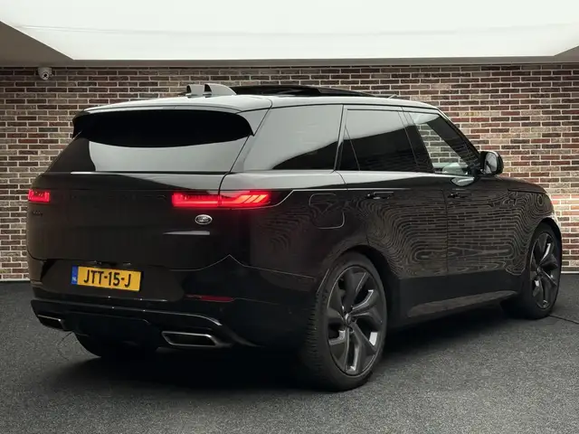Land Rover Range Rover Sport view 2