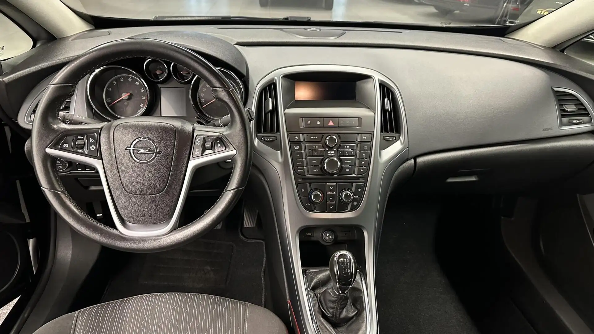 Opel Astra GTC 1.4 Turbo Sport AIRCO CRUISE LM. Noir - 2