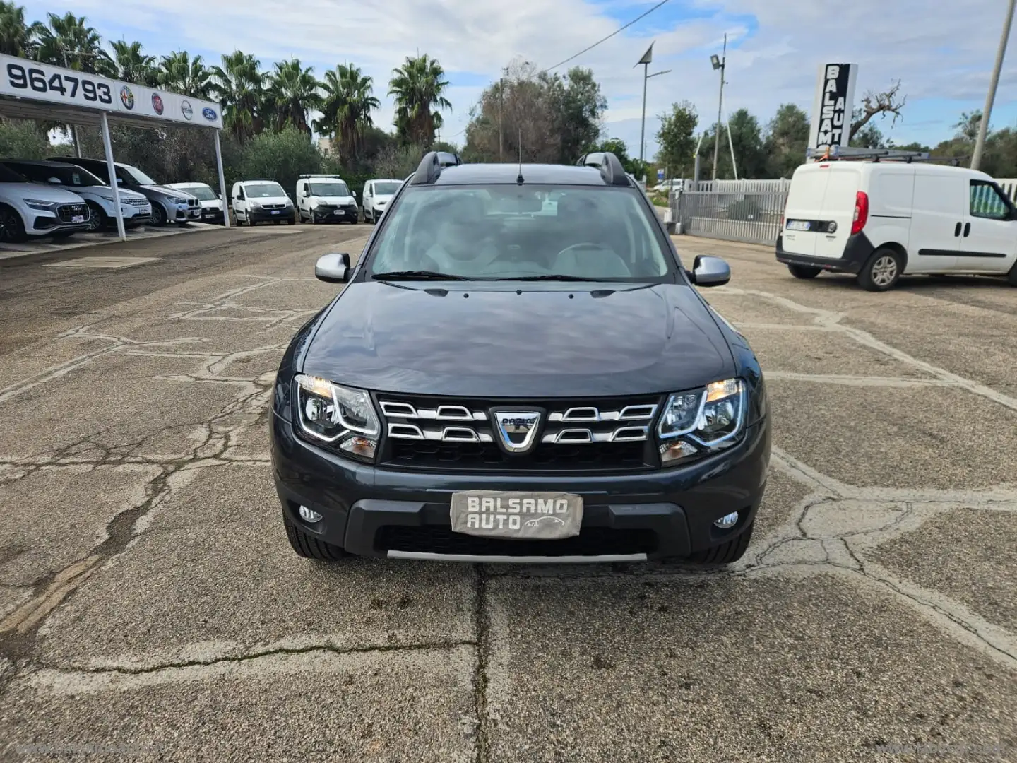Dacia Duster 1.5 dCi 110 CV 4x2 Prestige Grijs - 1