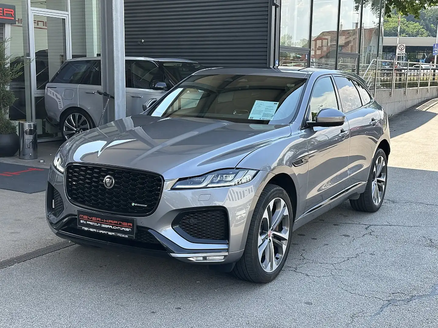 Jaguar F-Pace R-Dynamic HSE D300 AWD Aut. Šedá - 1