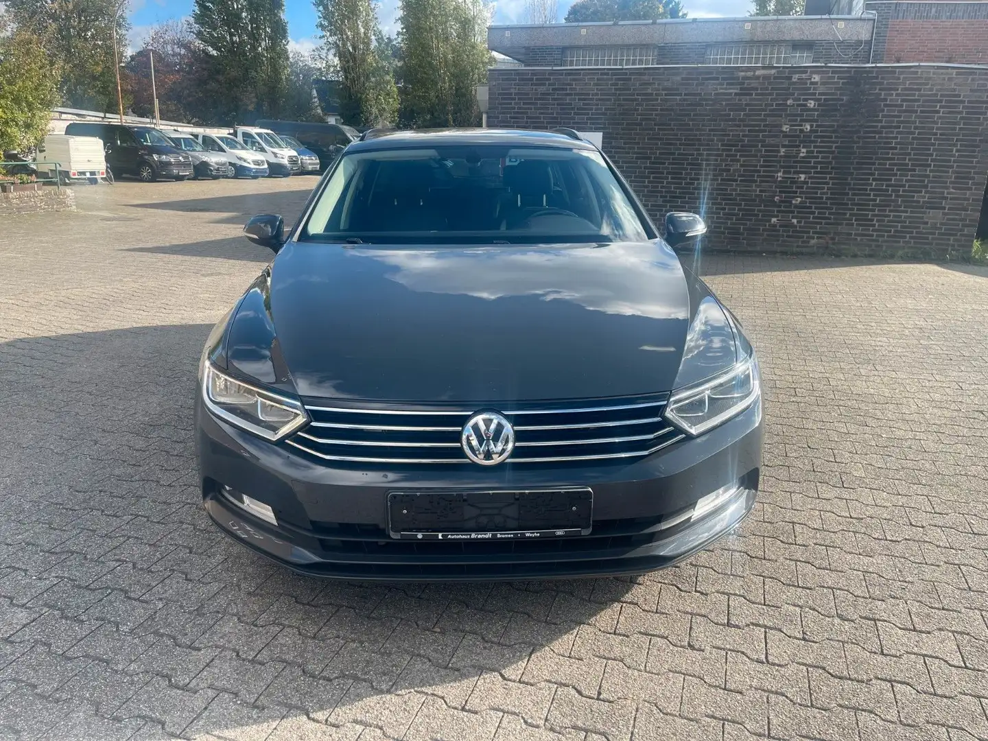 Volkswagen Passat Variant 2.0 TDI 110kw * Navi * Klimaautom Grau - 2